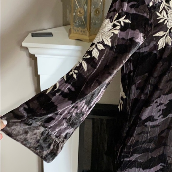 Johnny Was Santal Velvet Kimono Coat - Picture 5 of 8